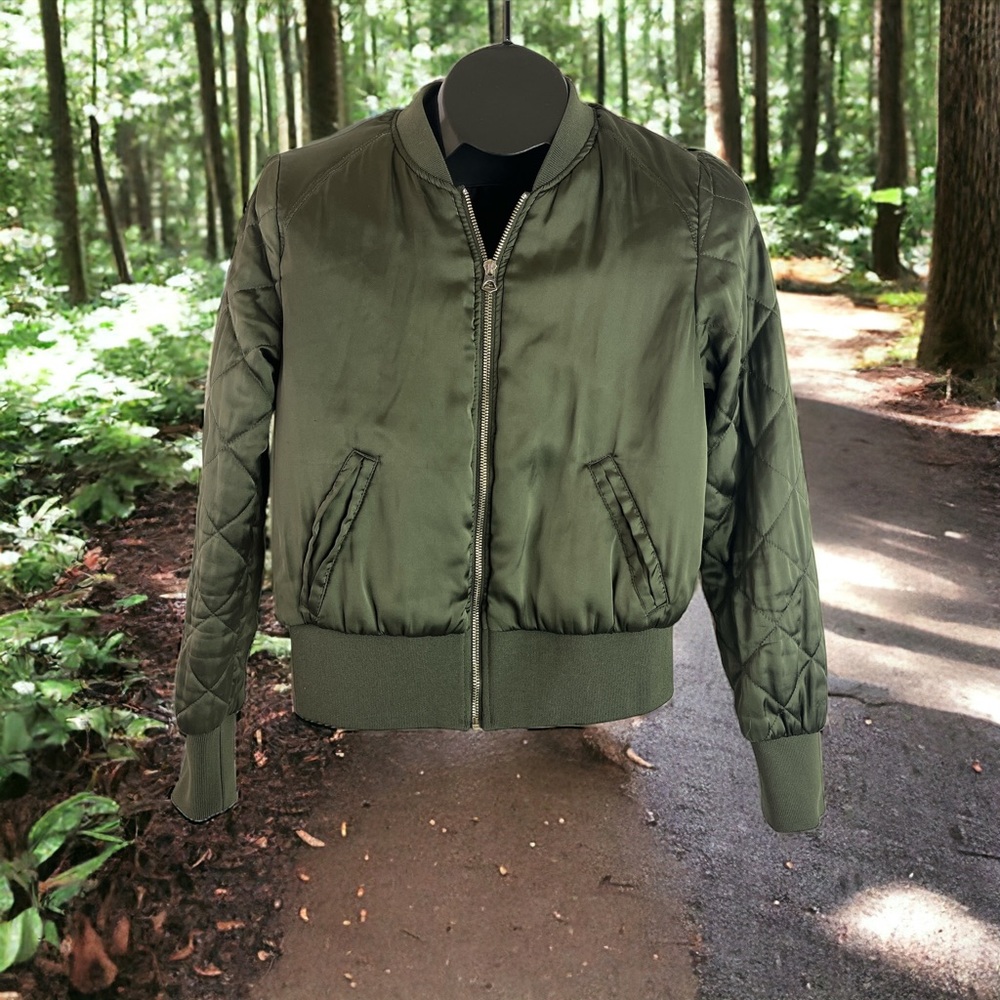 Divided H&M Military Green Bomber Jacket Women's Size 10 Silky Polyester Zip-up